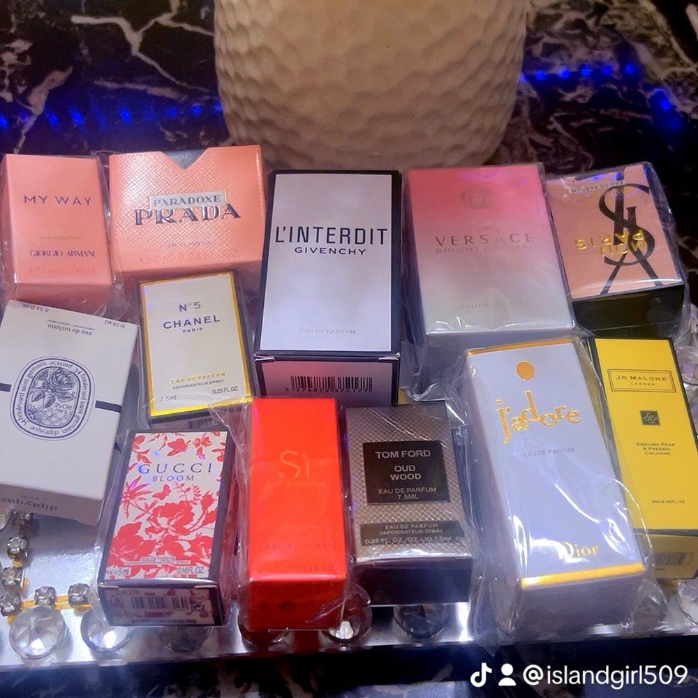 Assorted Mini Perfume Collection - Picture 3 of 3